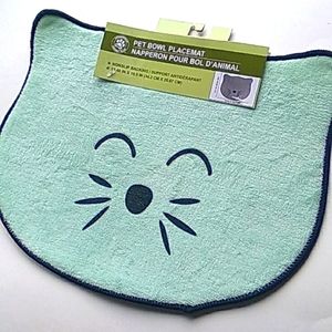 Kitty face Lt green Mat - NWT